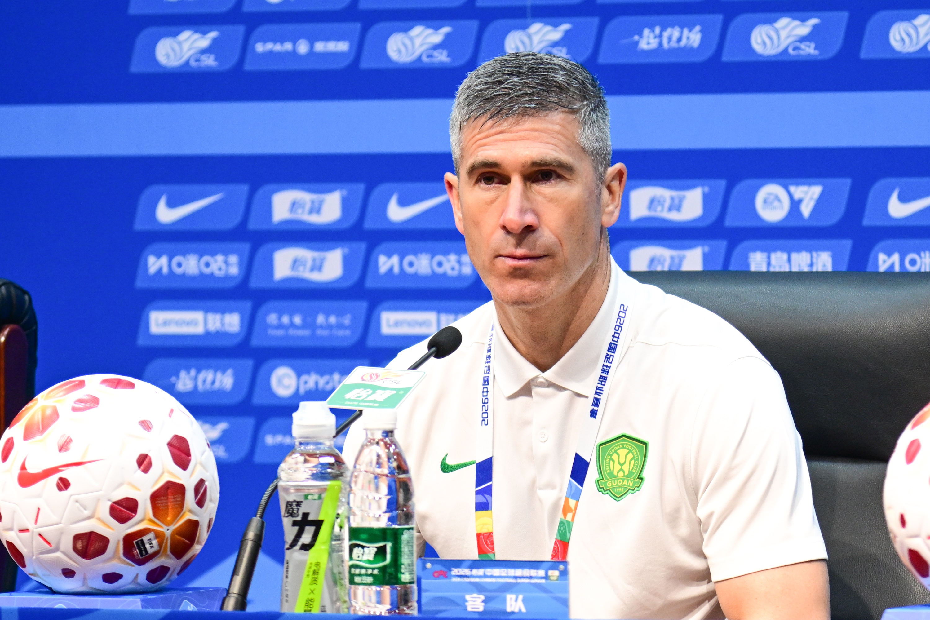 足球报:国安输泰山因为防守细节,主场对阵申花必须保持平稳心态